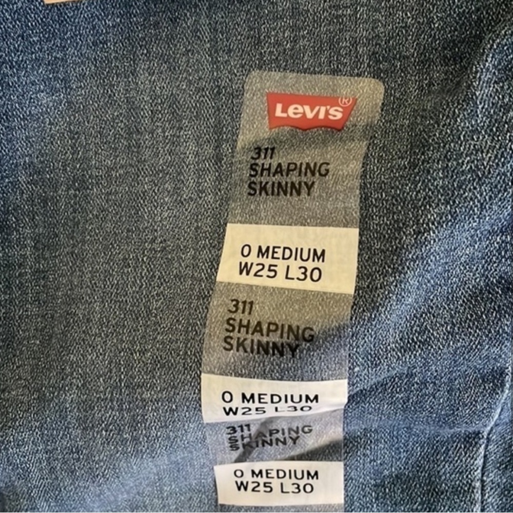 Levi’s Skinny Jeans - Picture 3 of 6